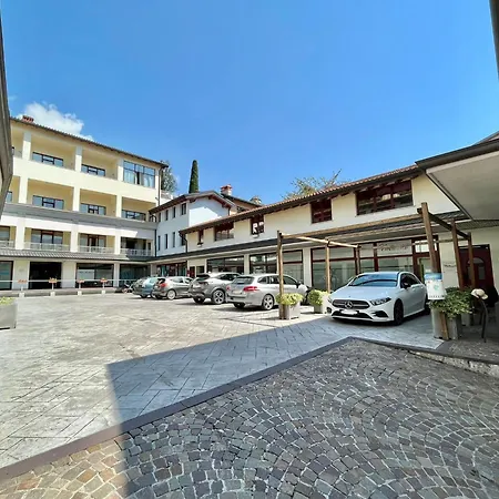 & Hotel