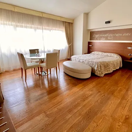 & Hotel 4*
