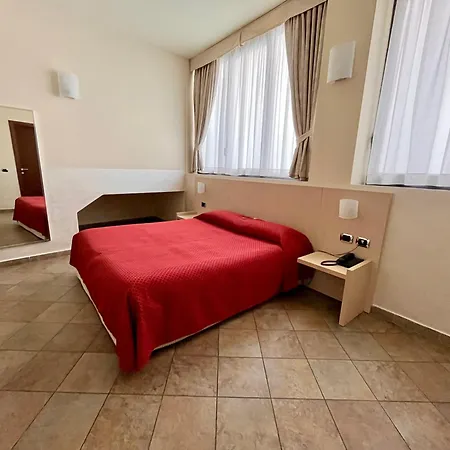 Hotel &