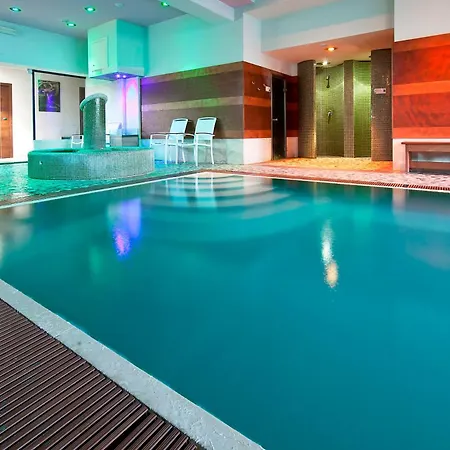 & Hotel